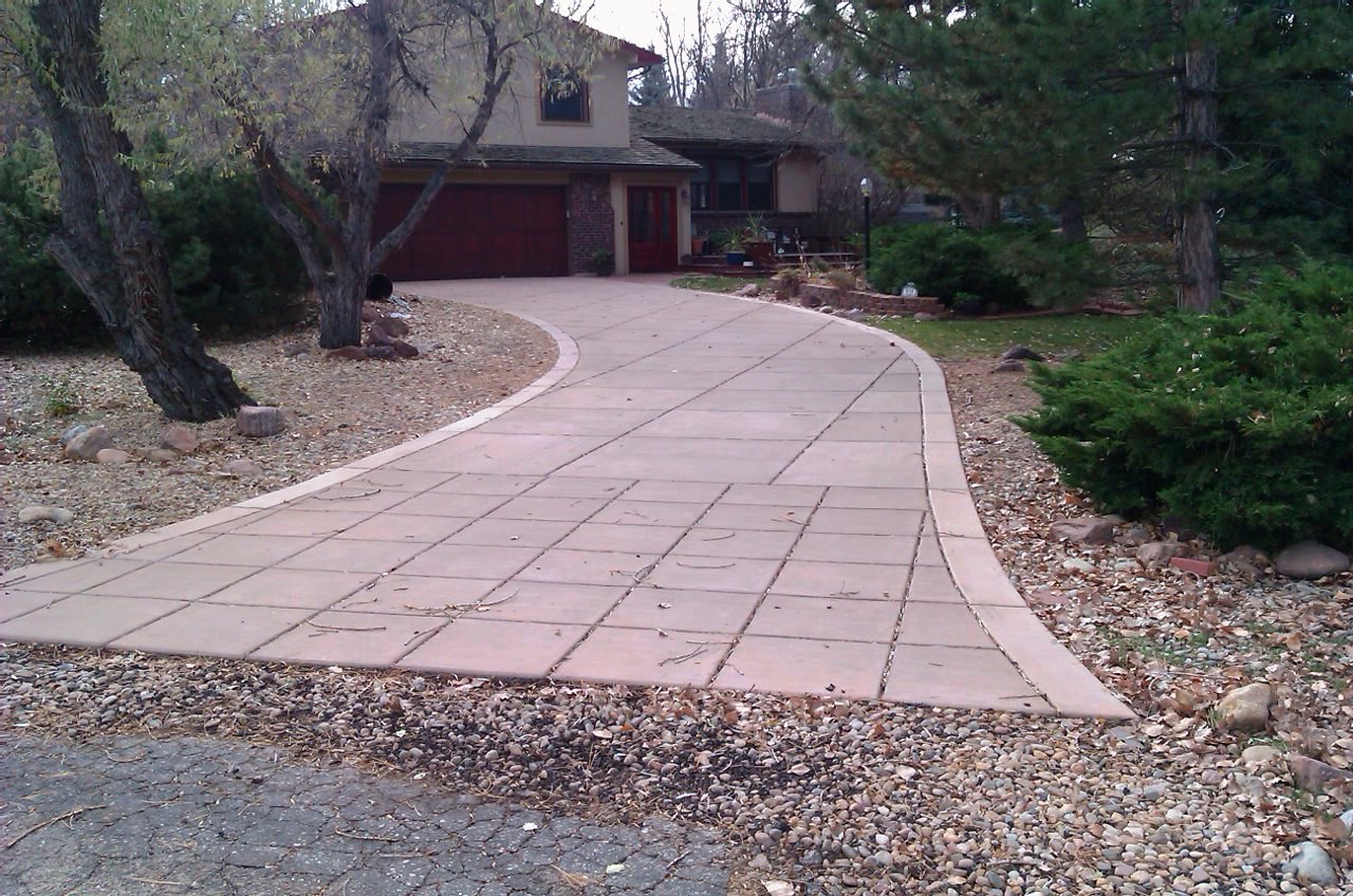 Driveway with border detail and joint pattern